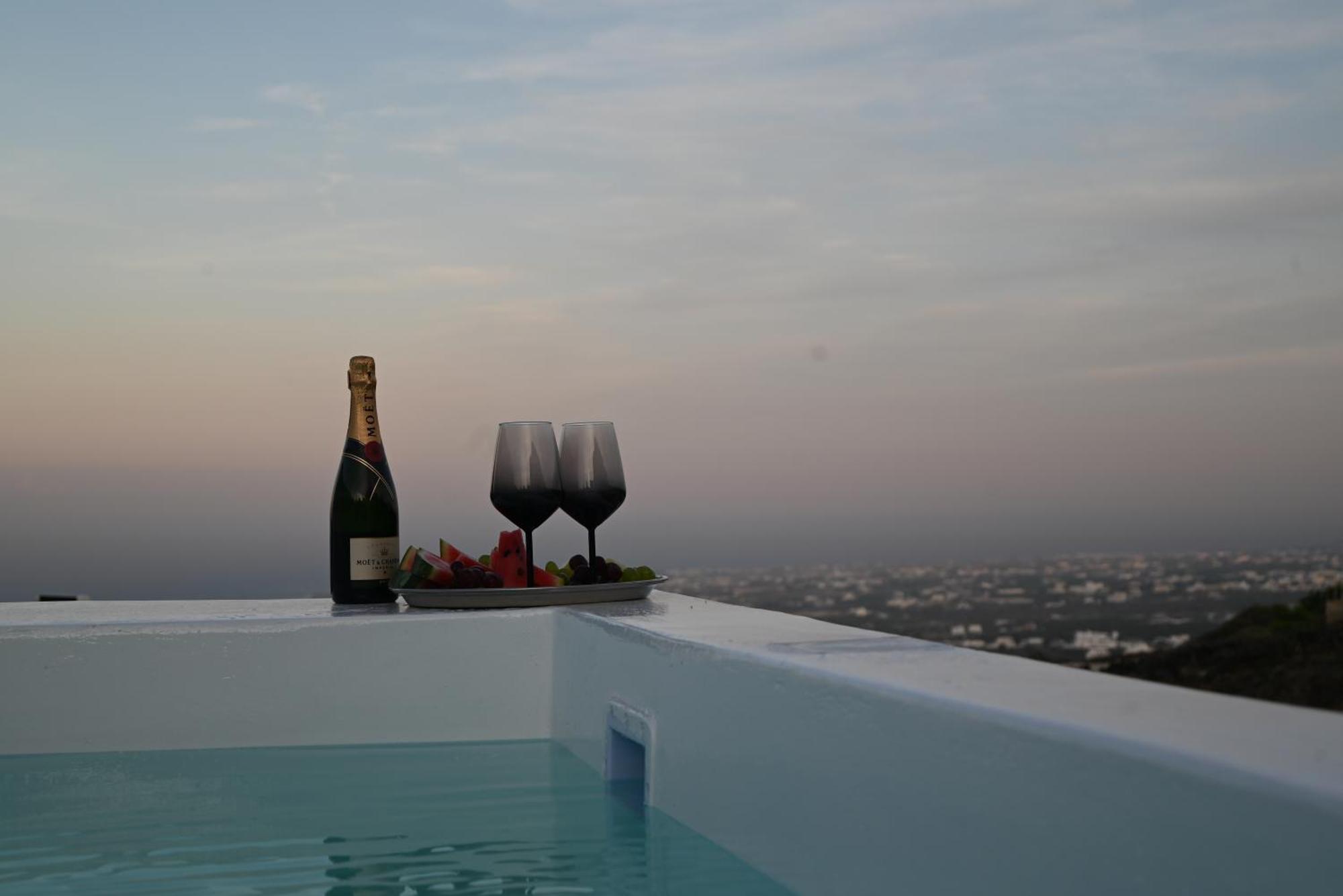 Lackos Luxury Suites Imerovigli  Esterno foto